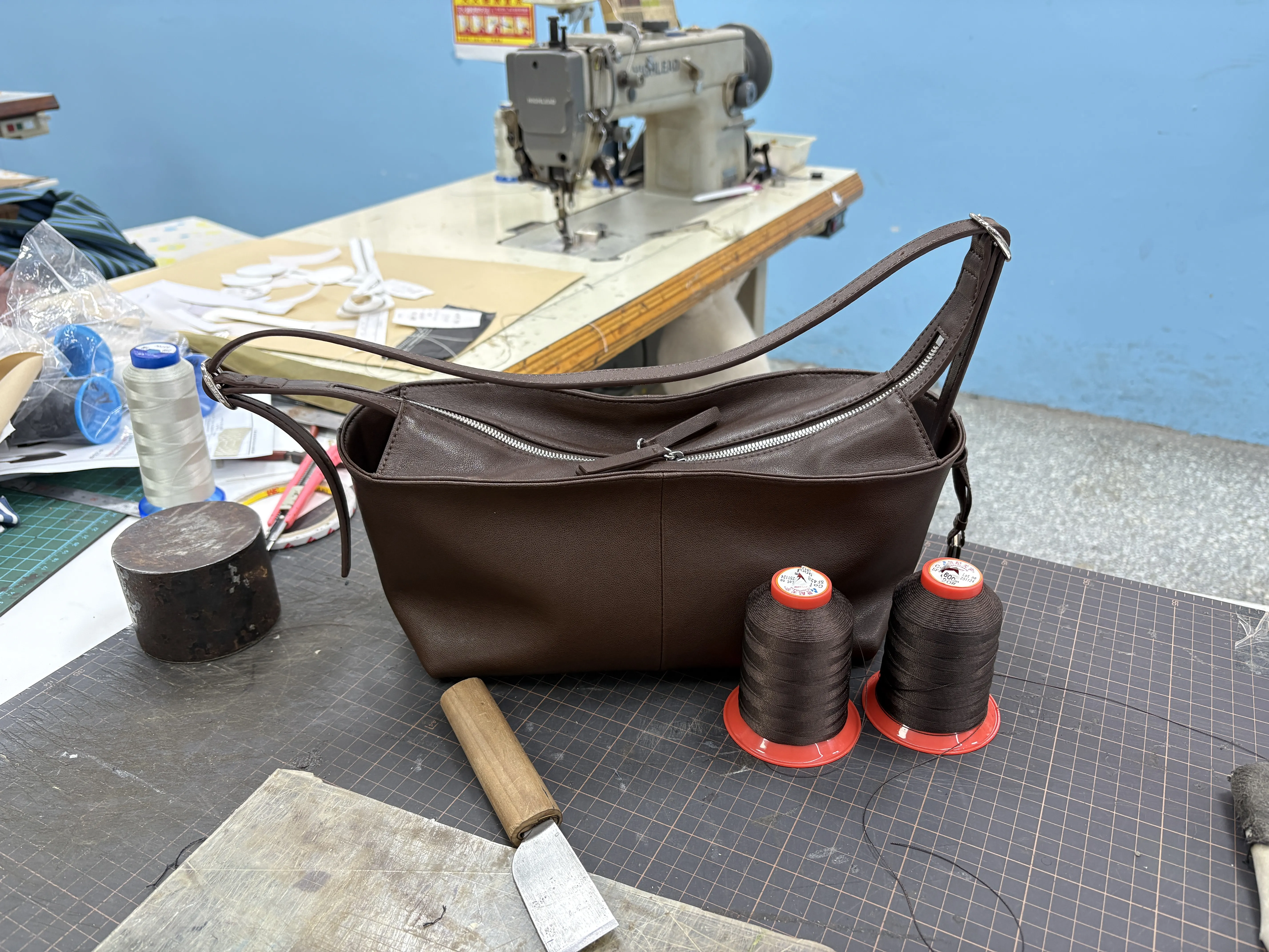 Hoe wordt een echte leren tas geboren?